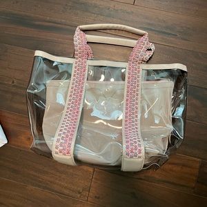 Kelly Wynne Tote / Beach Bag with Privacy Pouch - NWOT